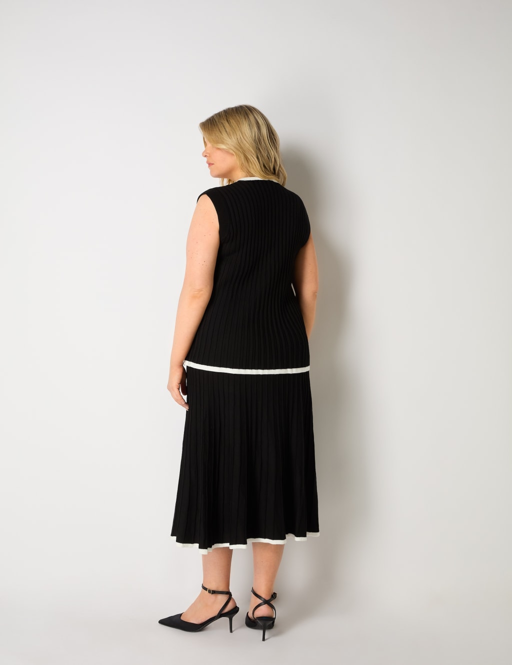 Knitted Contrast Tipping Pleated Skirt