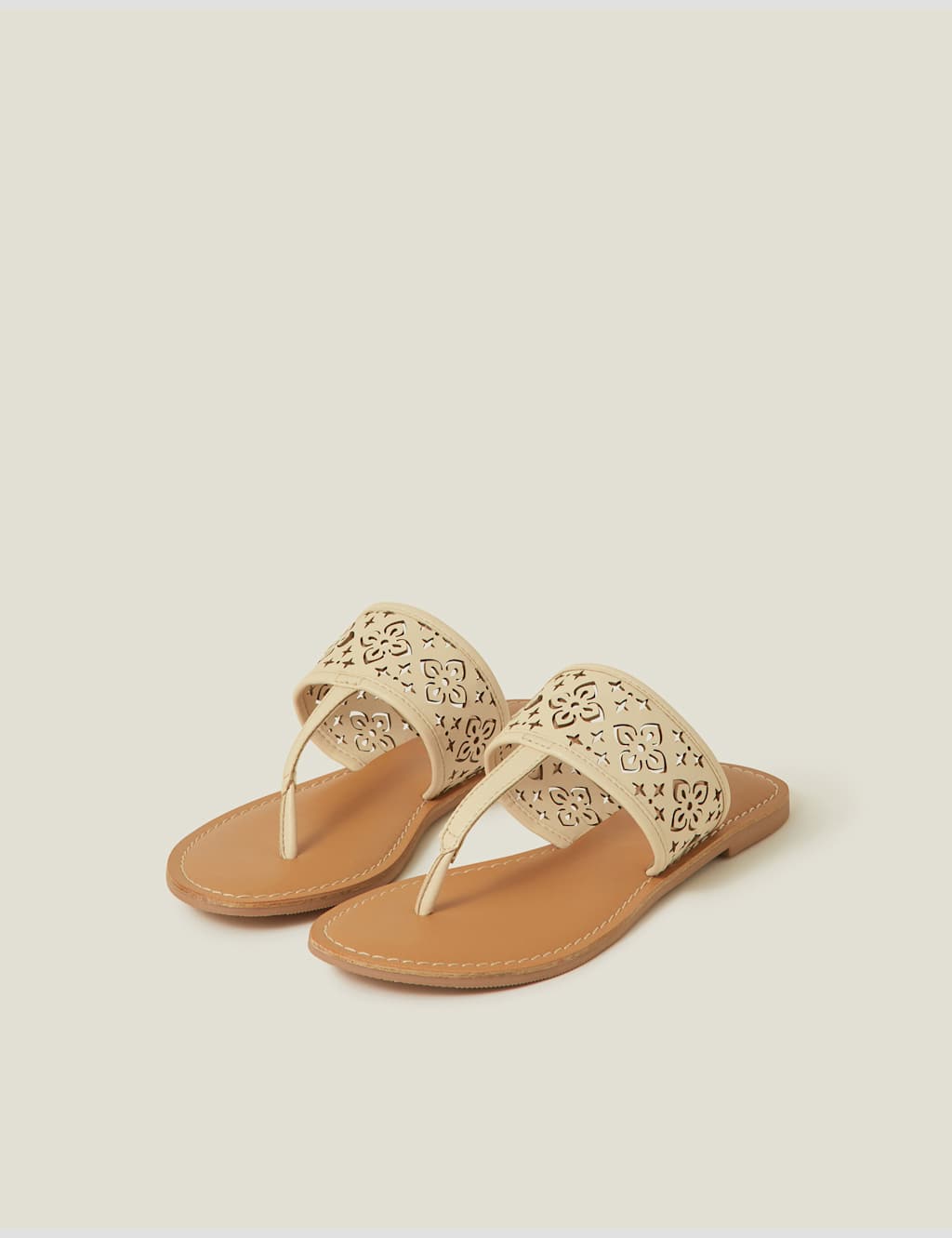 Lasercut Flat Toe Thong Sandals 2 of 4