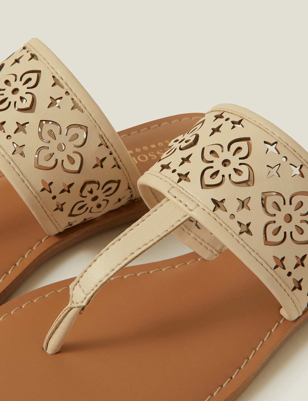 Lasercut Flat Toe Thong Sandals 4 of 4