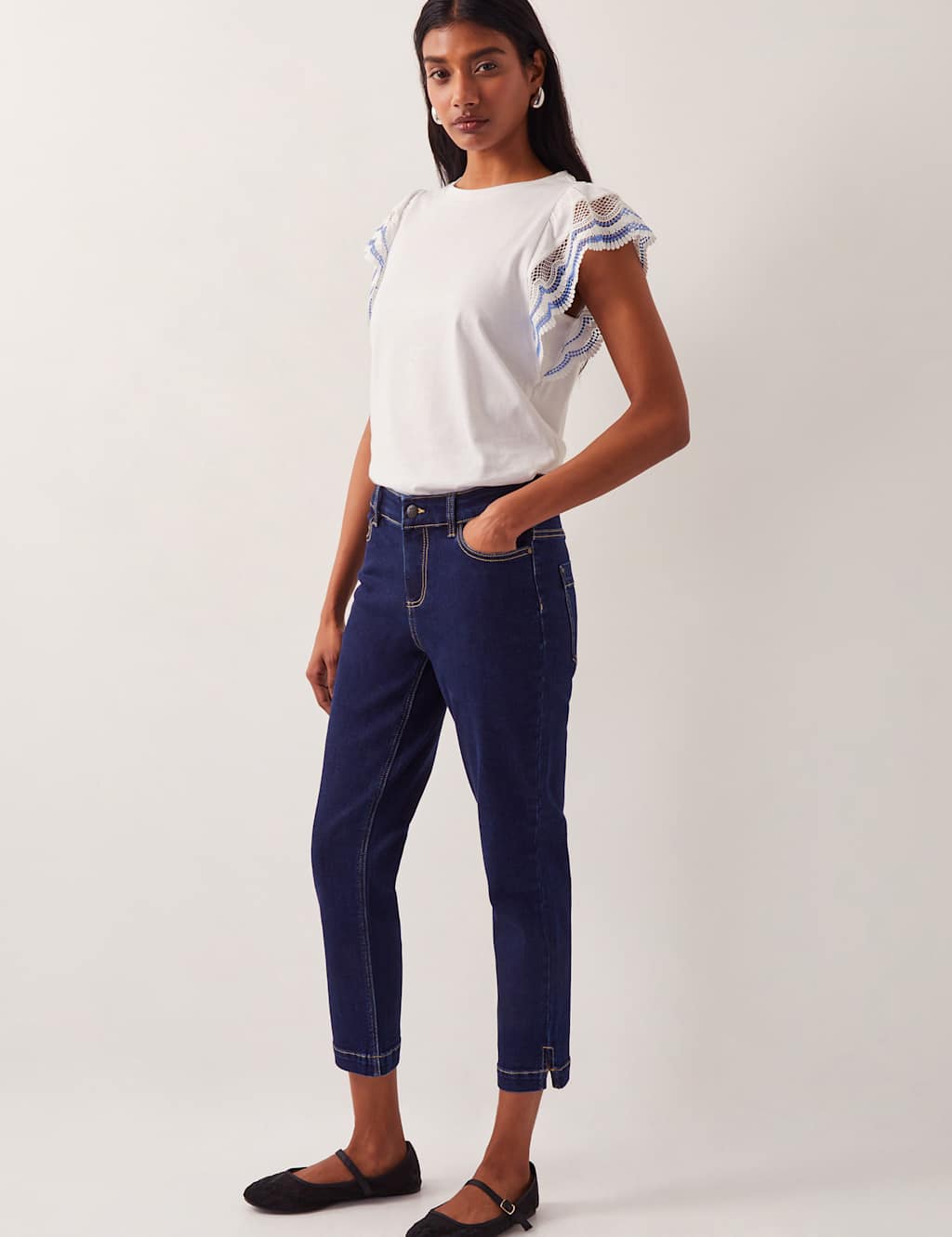 Mid Rise Cropped Jeans 2 of 4