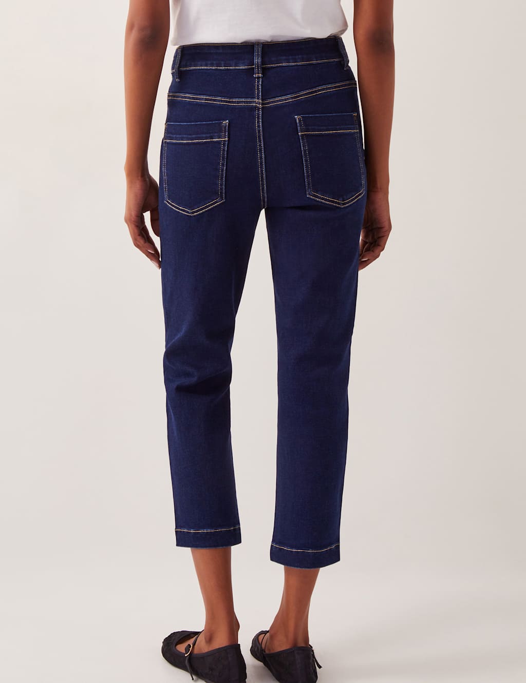 Mid Rise Cropped Jeans 3 of 4