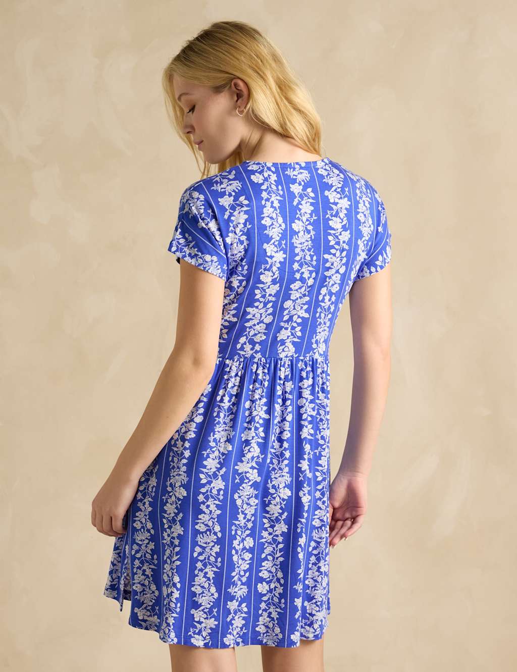Floral V-Neck Knee Length Dress 2 of 6