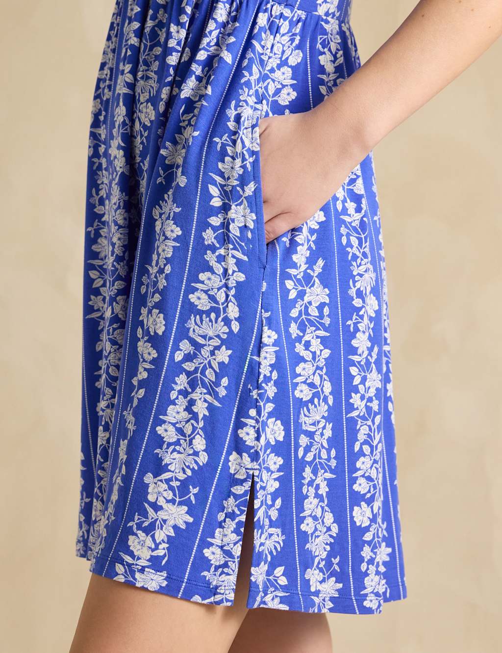 Floral V-Neck Knee Length Dress 4 of 6