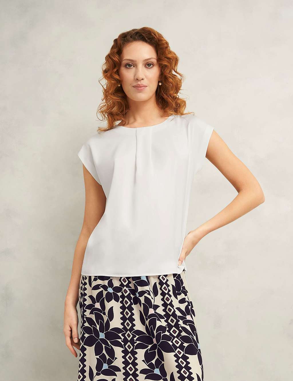 Pleat Detail Top 3 of 6