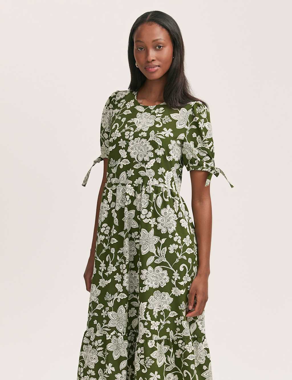 Crepe Floral Puff Sleeve Midi Tea Dress 2 of 4