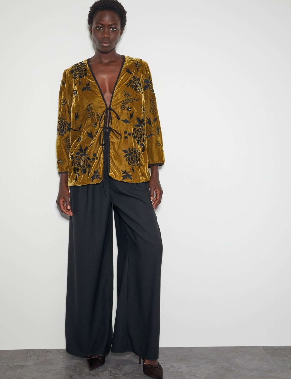 Velvet short jacket on sale