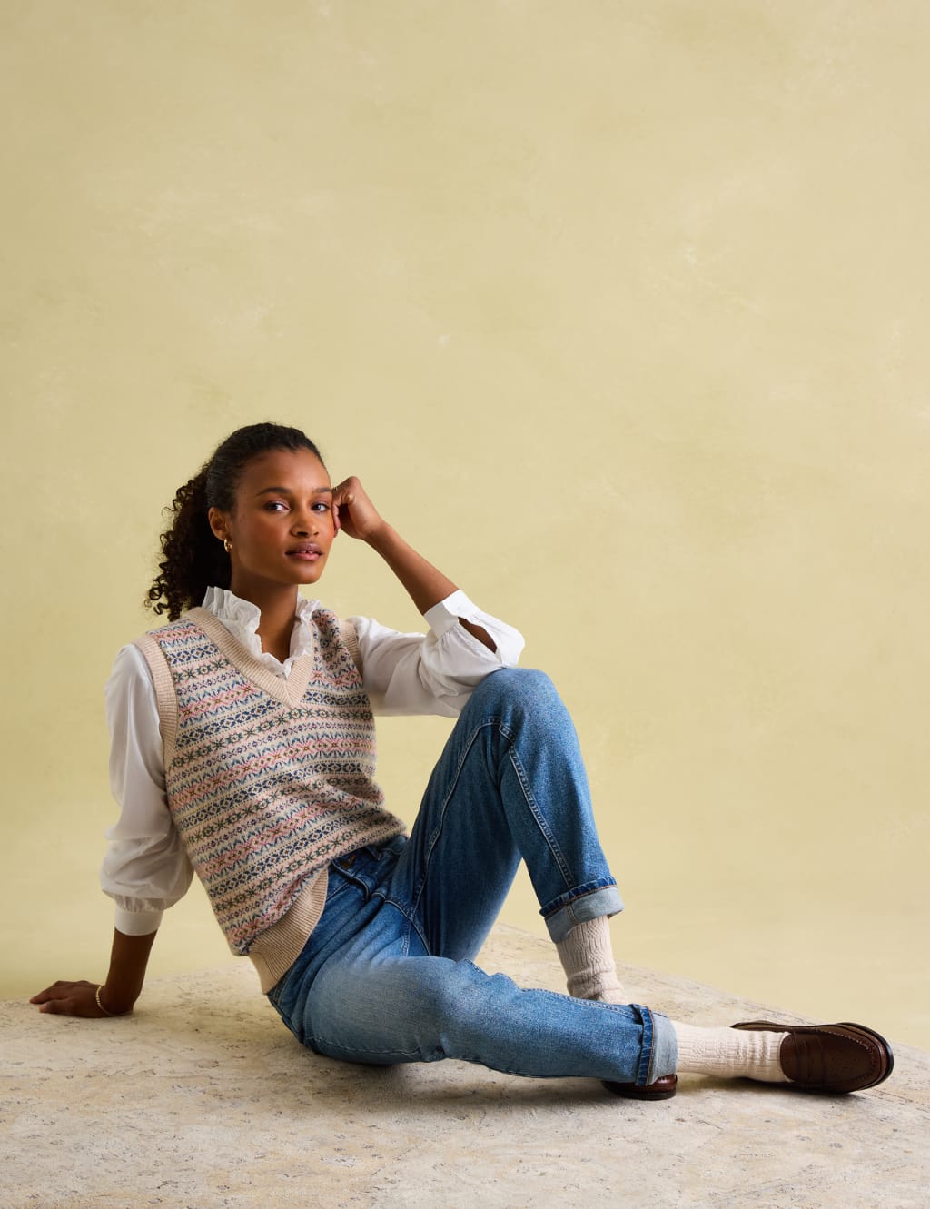 Textured V-Neck Knitted Vest with Wool 4 of 8