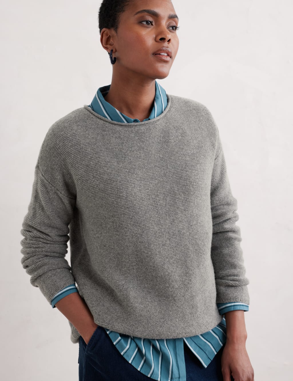 Grey crew neck jumper shop