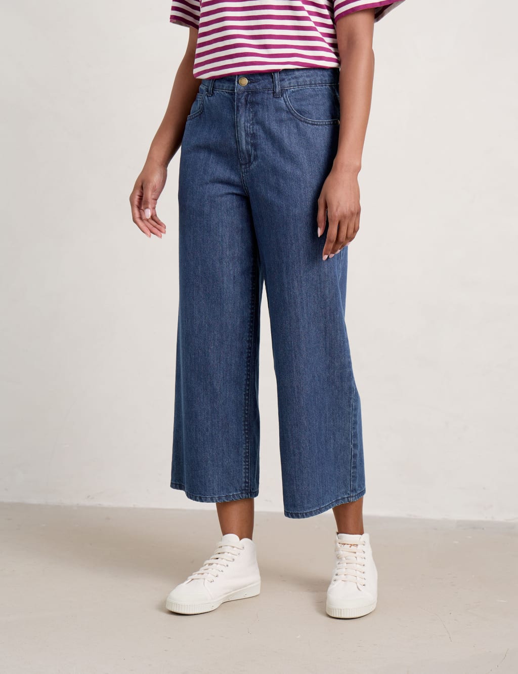 Wide Leg Cropped Jeans