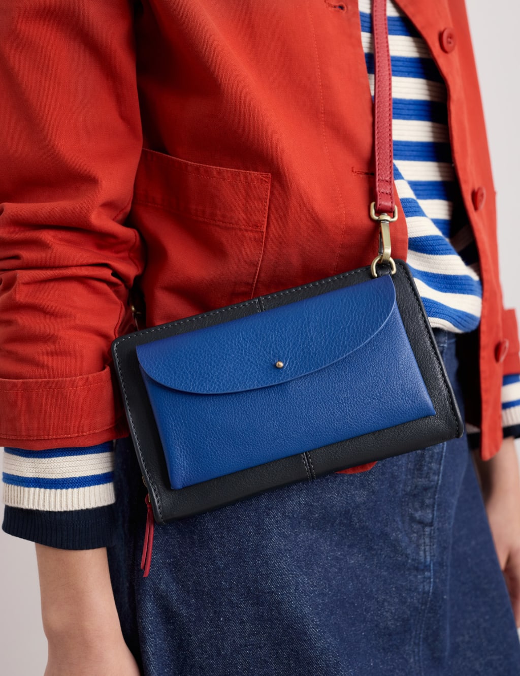 Leather Multi Pocket Cross Body Bag 4 of 5