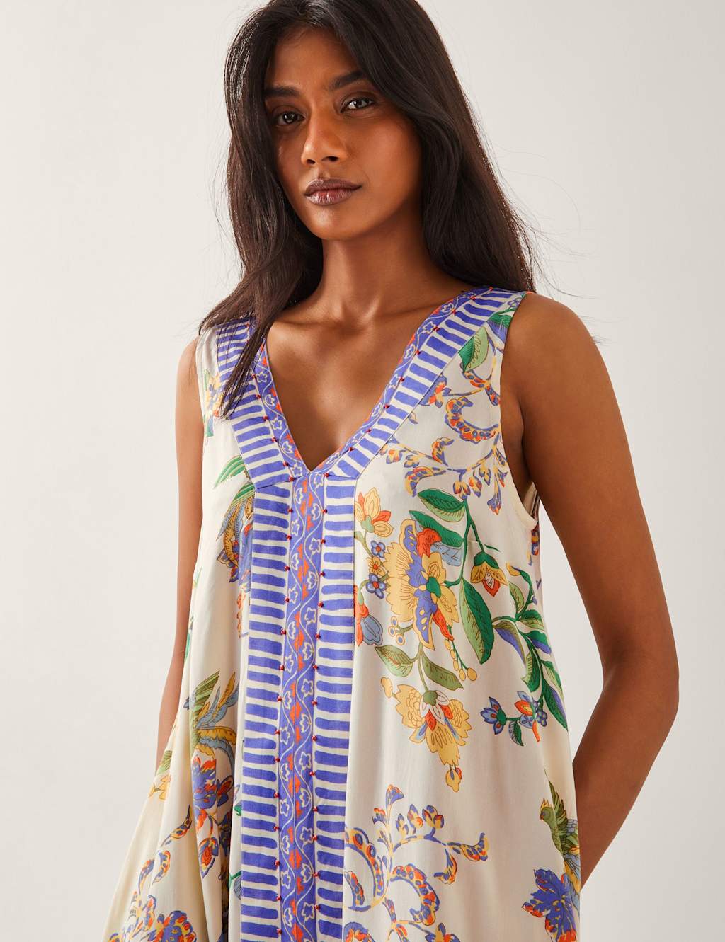 Printed V-Neck Maxi Beach Dress 4 of 4