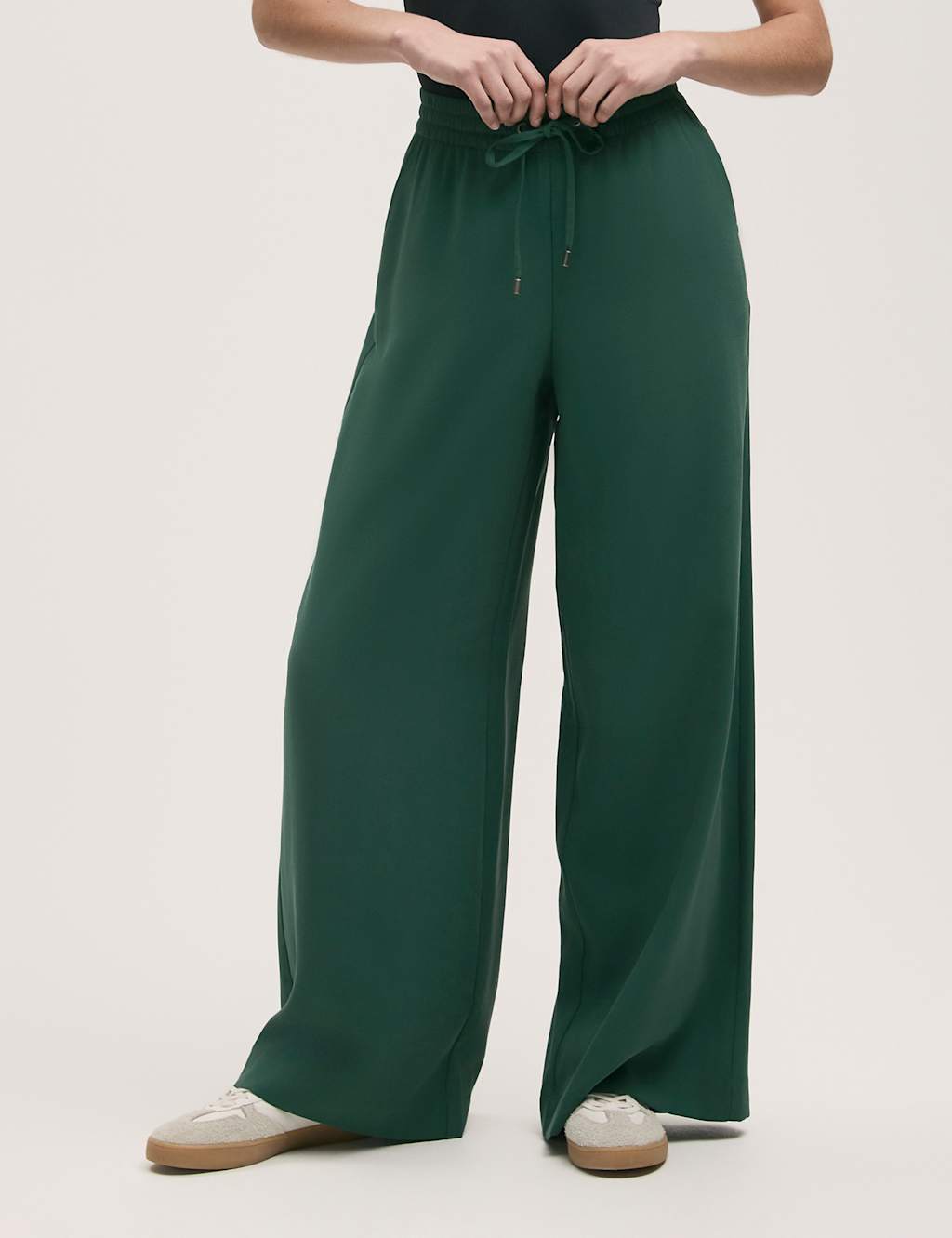 Drawstring Relaxed Wide Leg Trousers 2 of 4