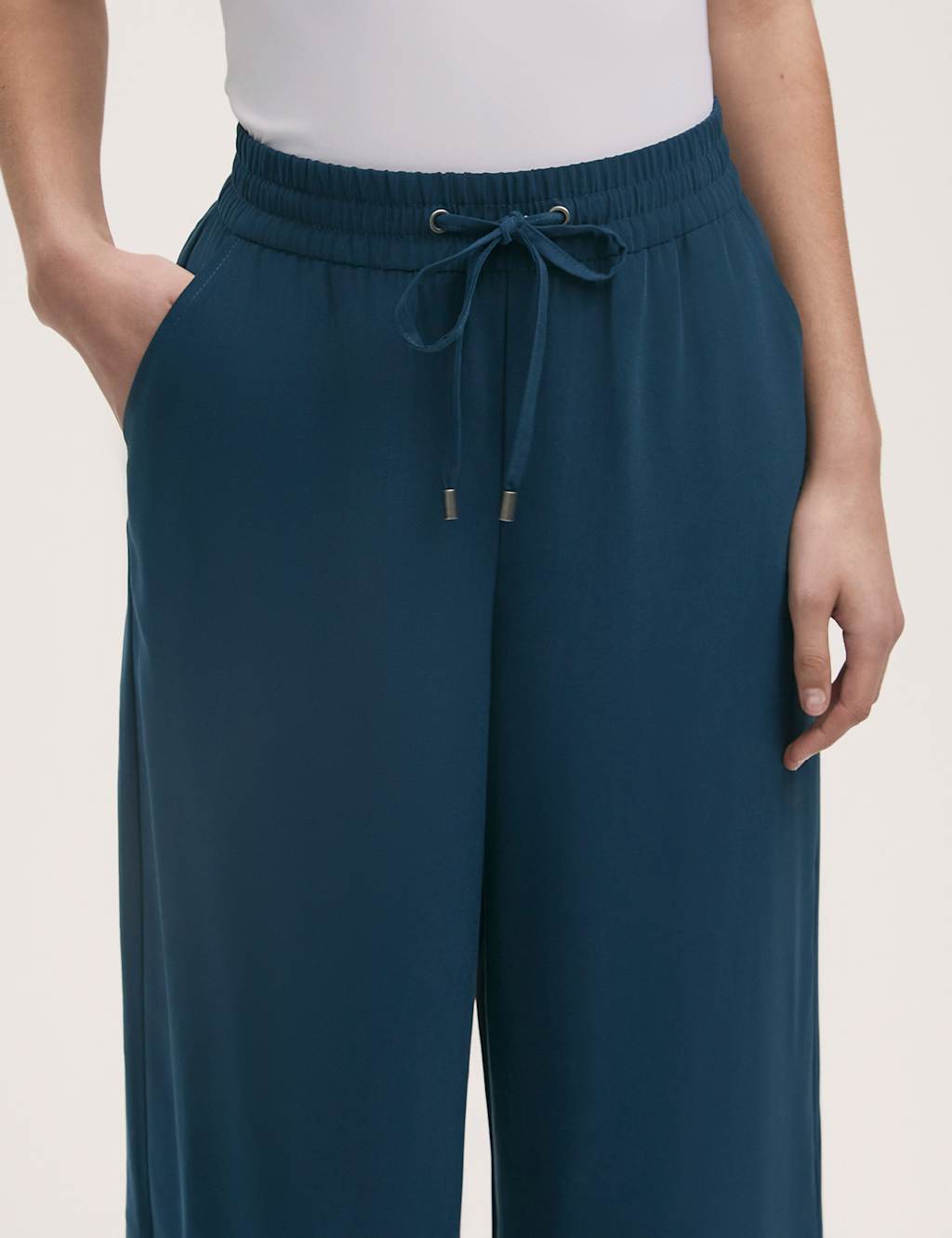 Drawstring Relaxed Wide Leg Trousers 4 of 4
