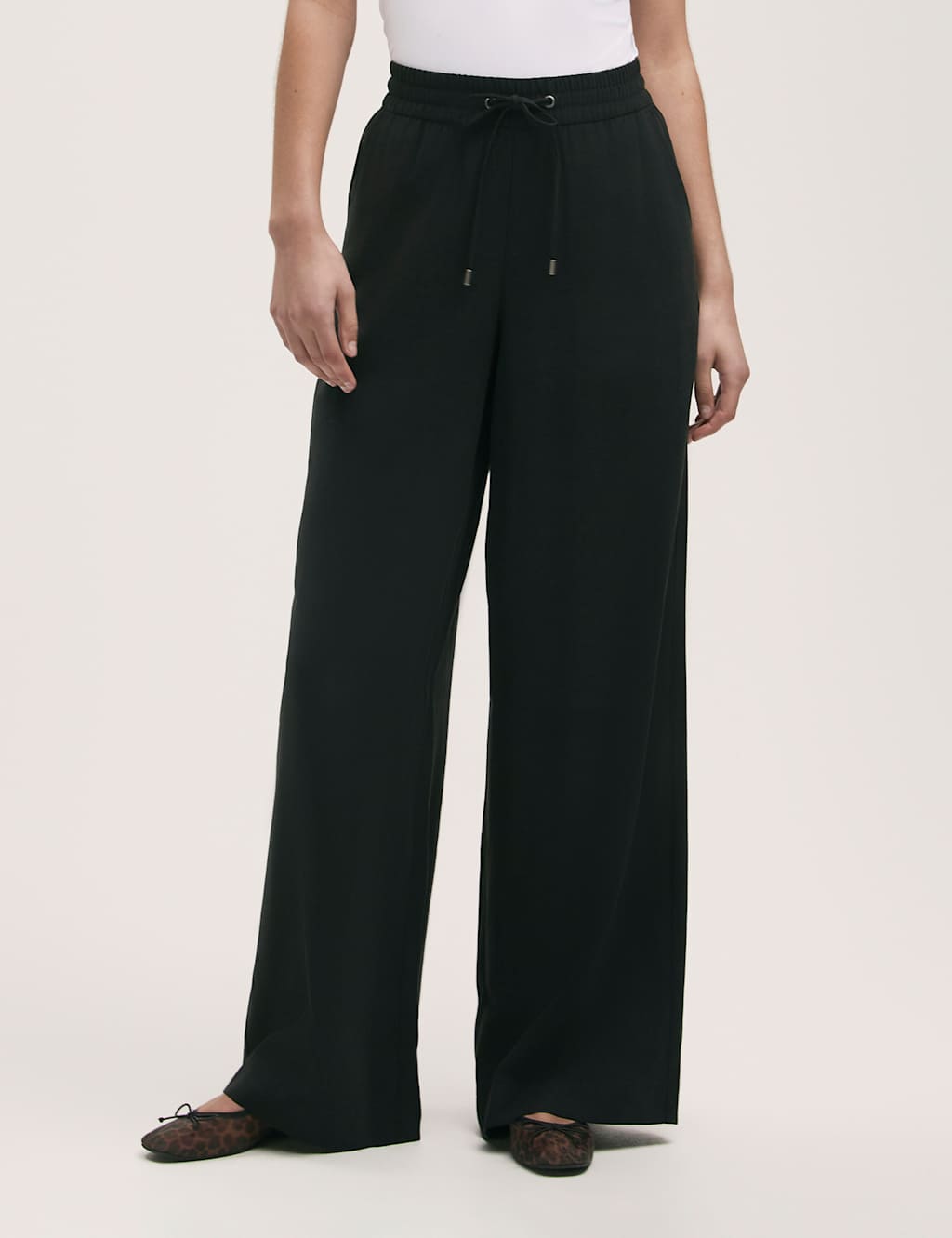 Drawstring Relaxed Wide Leg Trousers 3 of 4