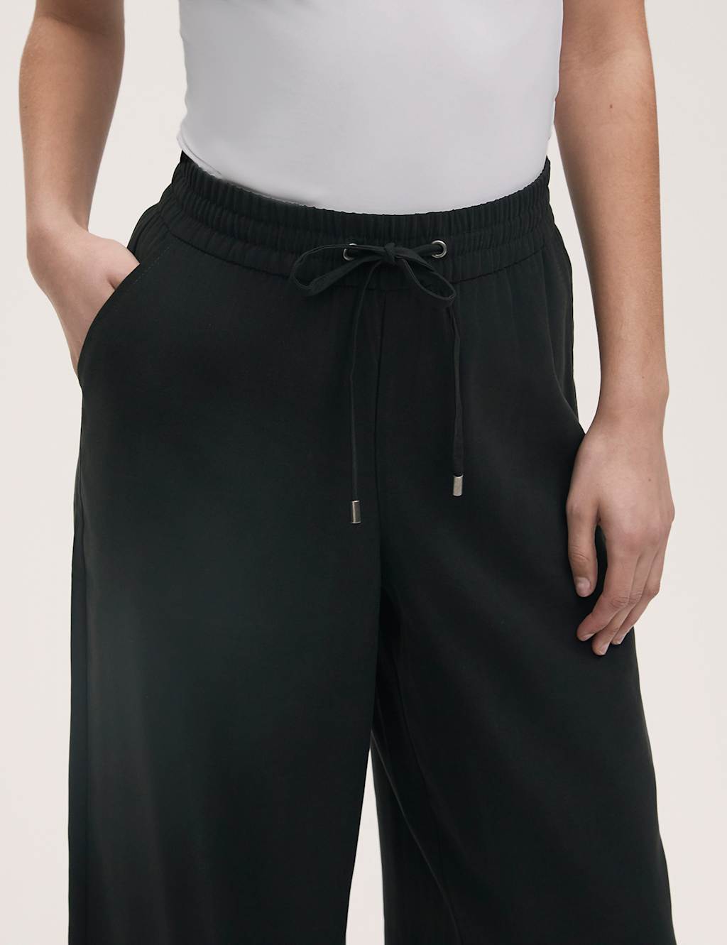 Drawstring Relaxed Wide Leg Trousers 4 of 4