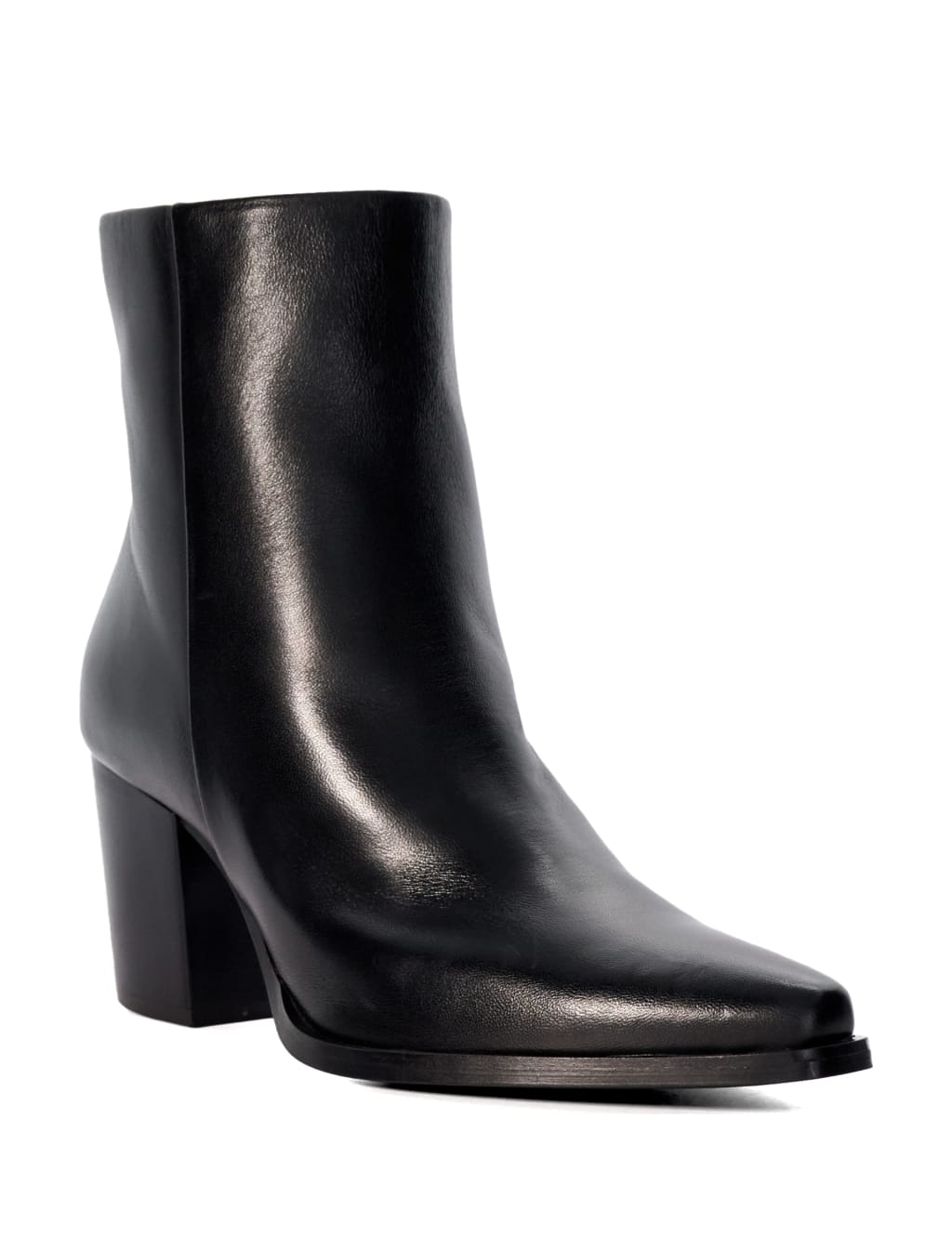 Black boots pointed top