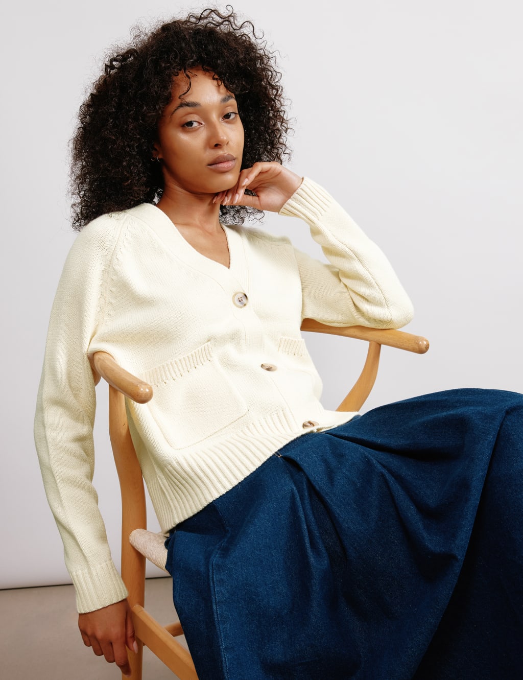 V-Neck Relaxed Cardigan with Wool 5 of 7