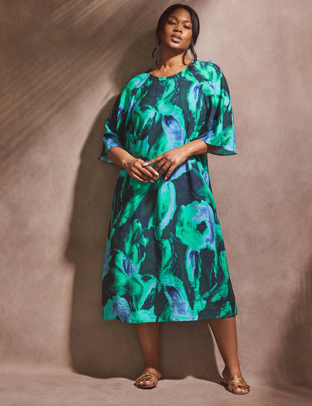 Printed Angel Sleeve Midi Swing Dress 4 of 6