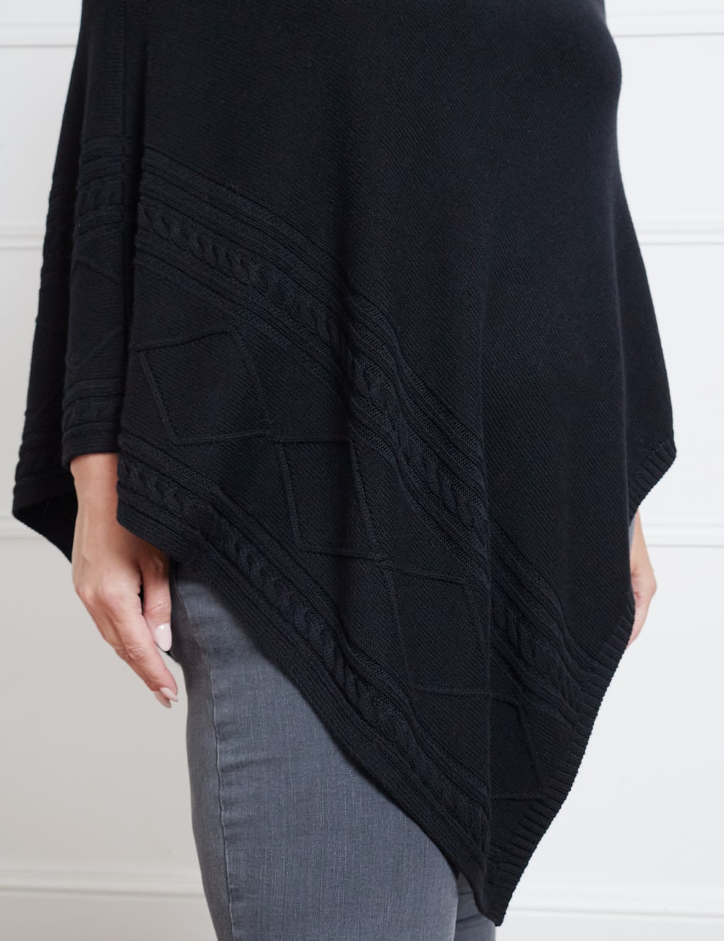 Cable Knit Poncho with Cashmere 4 of 4