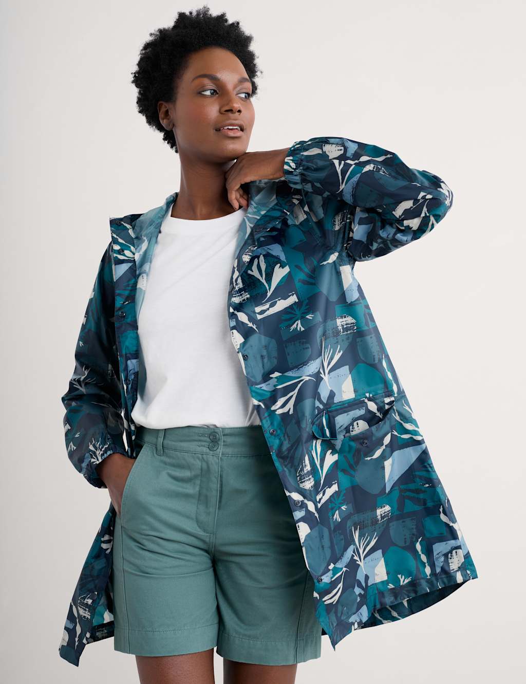 Geometric Hooded Packaway Rain Jacket 4 of 6