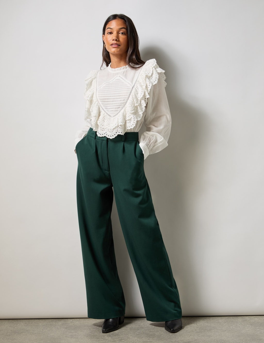 Pleated Wide Leg Trousers RO ZO M S