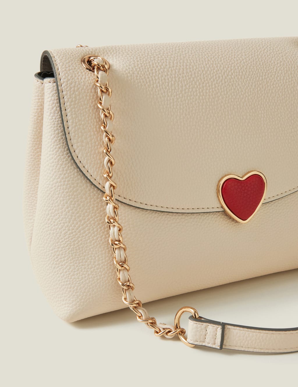 Faux Leather Heart Chain Strap Shoulder Bag 3 of 4