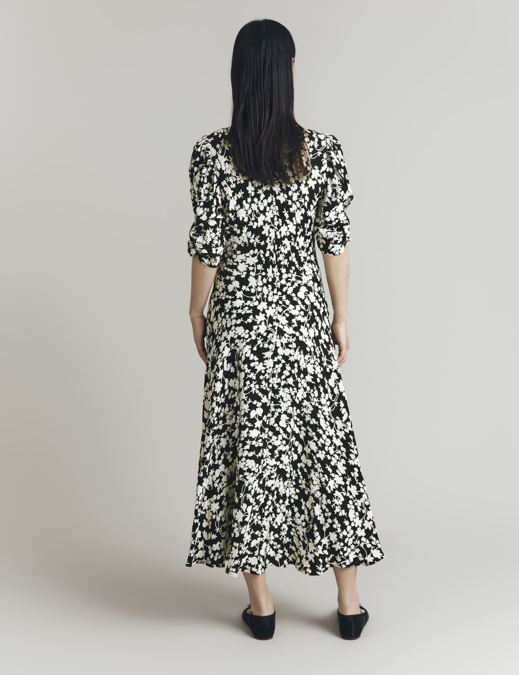 Crepe Floral V-Neck Midi Tea Dress 2 of 4