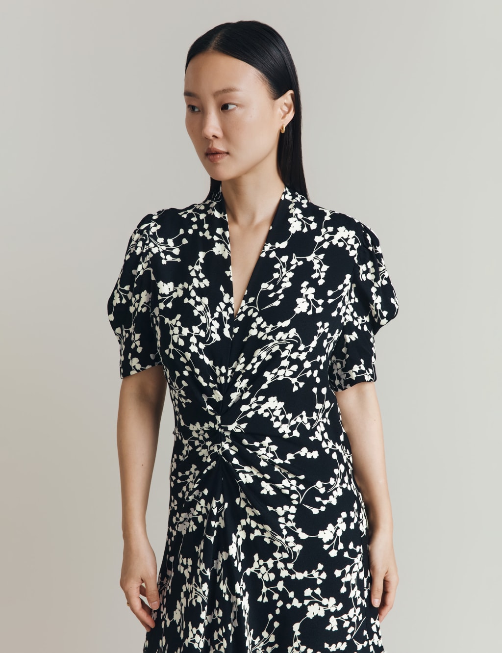 Crepe Floral V-Neck Midi Tea Dress 4 of 5