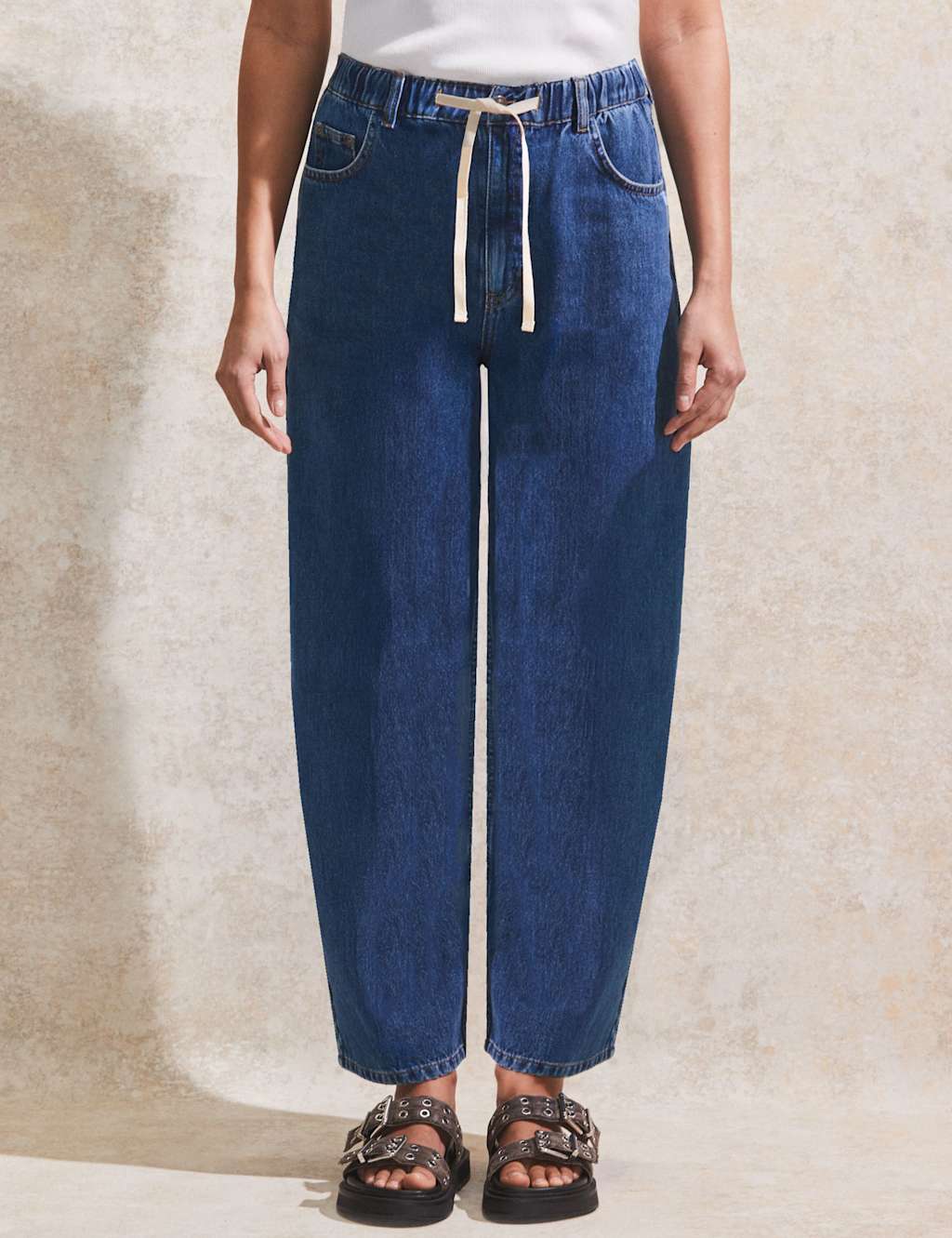 Mid Rise Straight leg Jeans 3 of 5