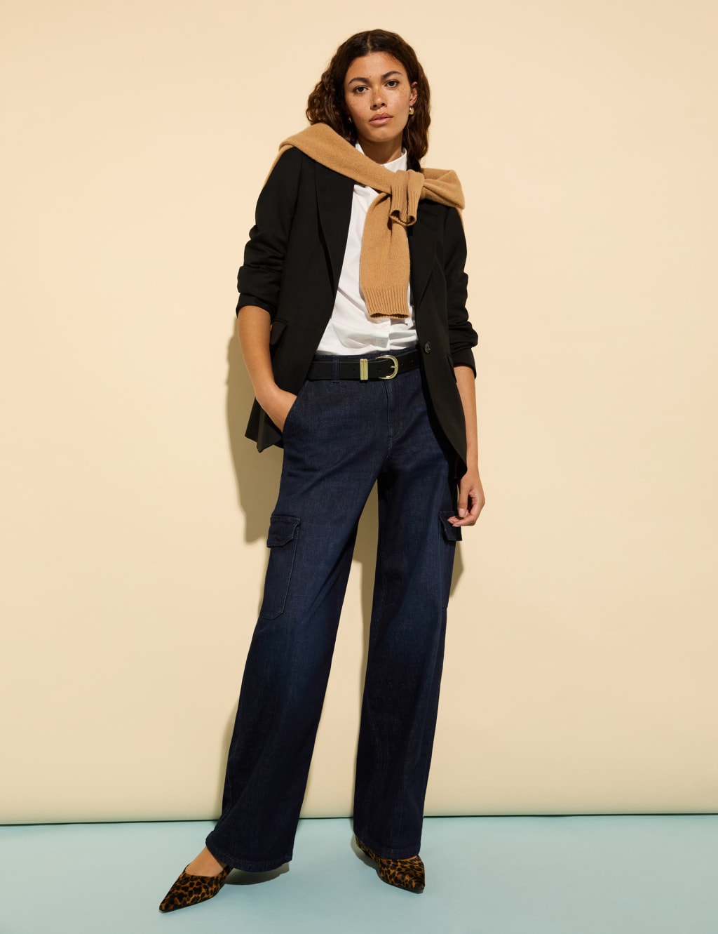 Mid Rise Wide Leg Cargo Jeans 1 of 5