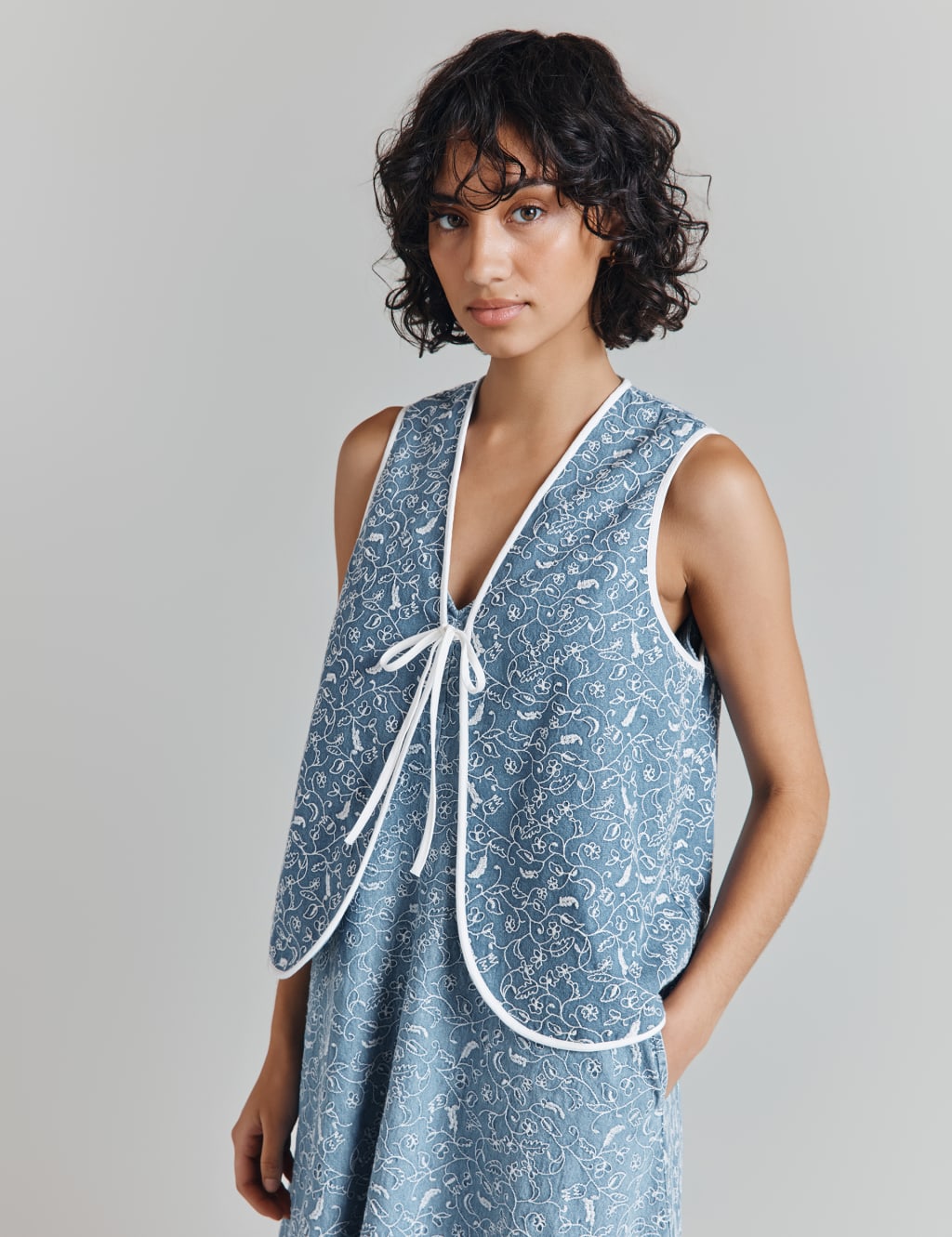 Pure Cotton Embroidered Collarless Waistcoat 2 of 5