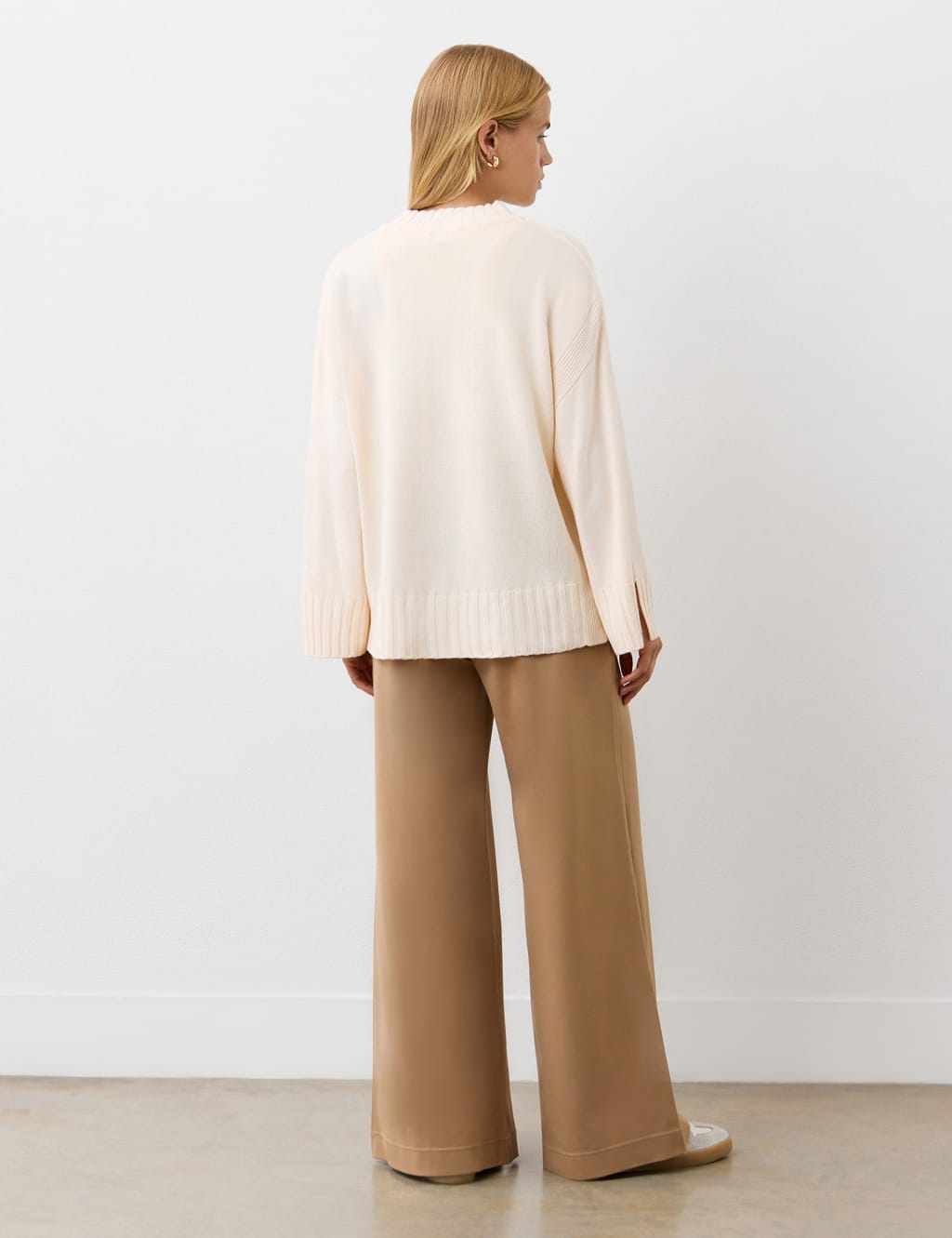 Crew Neck Stepped Hem Jumper 3 of 4