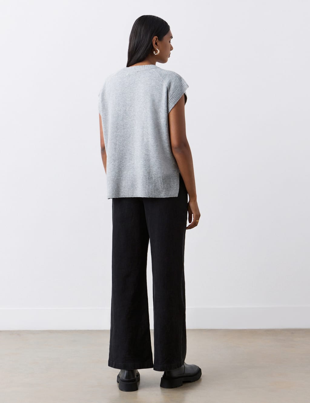 Crew Neck Split Hem Knitted Vest with Wool 3 of 6