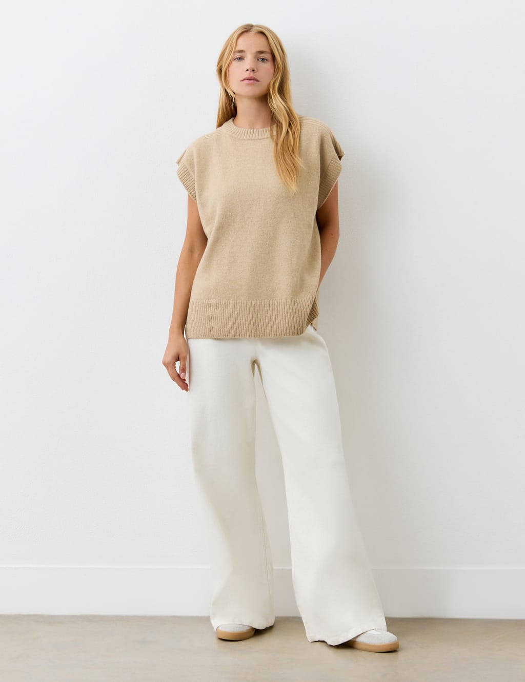 Crew Neck Split Hem Knitted Vest with Wool 2 of 4