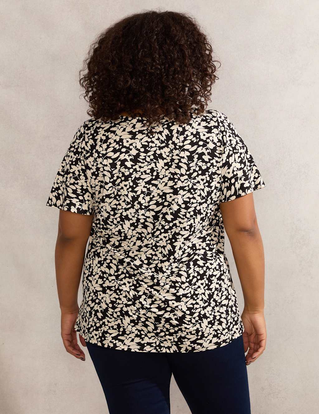 Jersey Floral V-Neck Pleat Detail Blouse 2 of 3