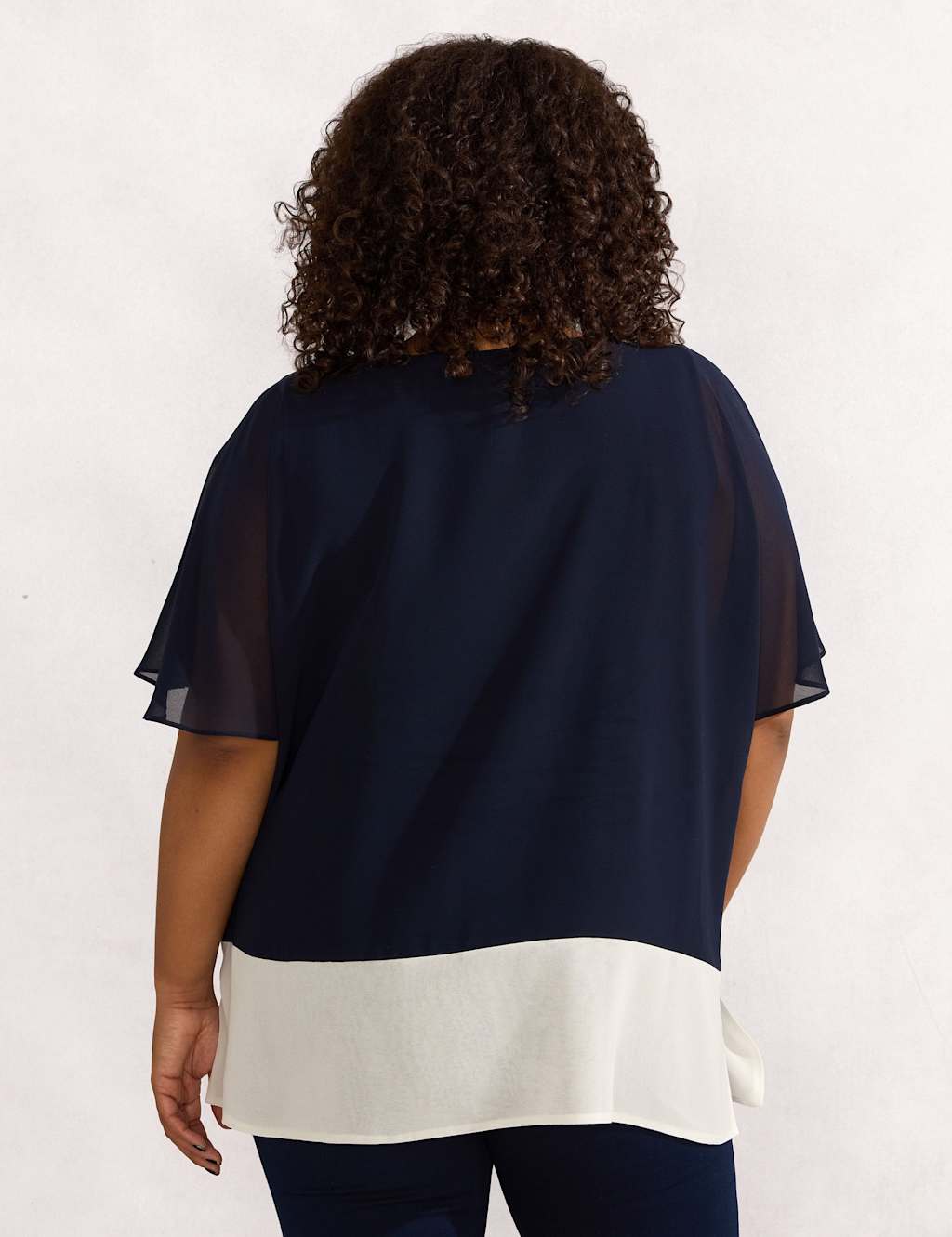 Colour Block Round Neck T-Shirt 2 of 3