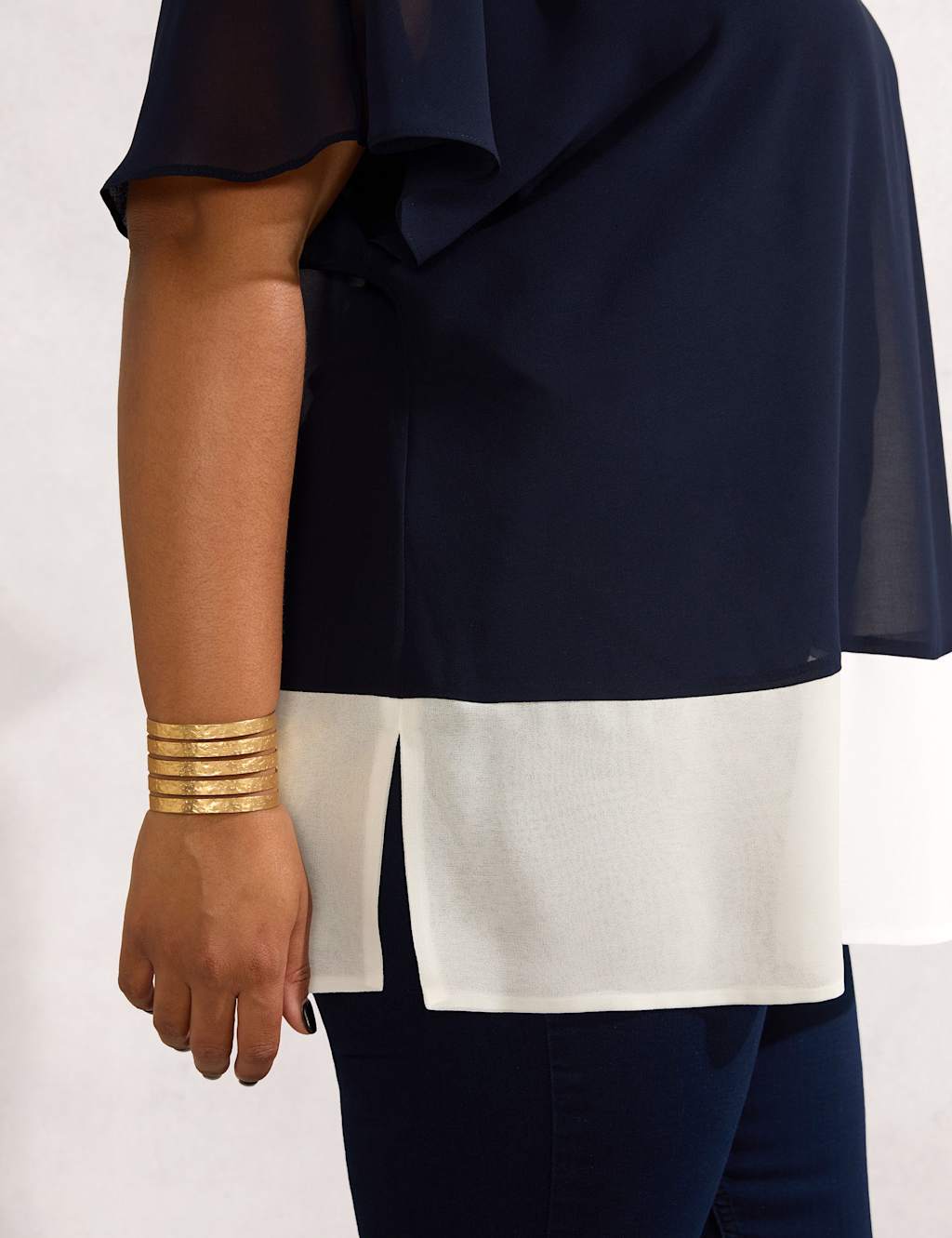 Colour Block Round Neck T-Shirt 3 of 3