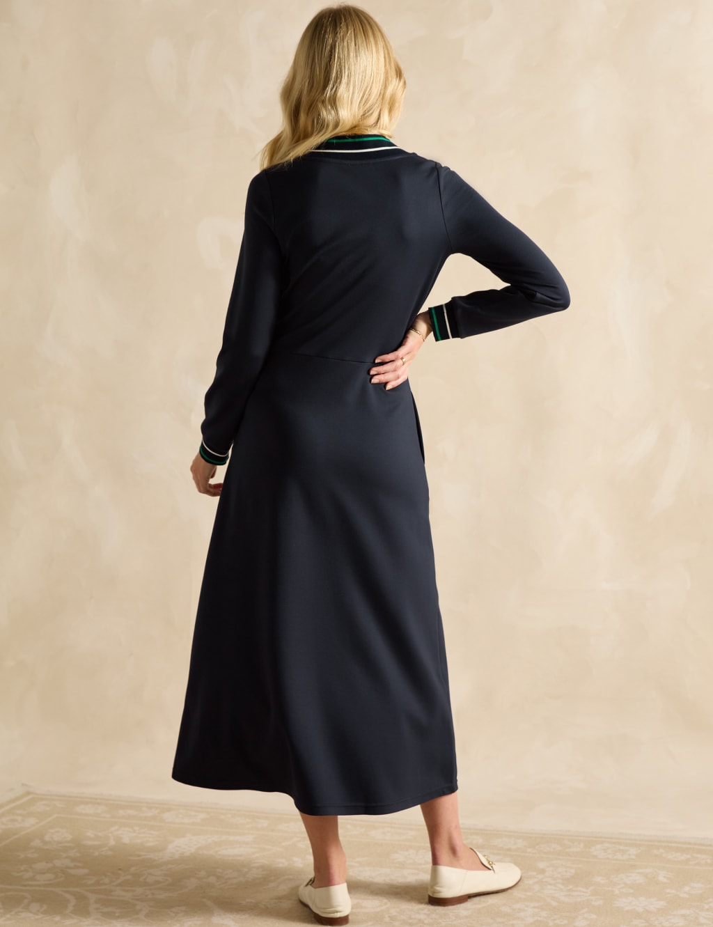 V-Neck Midi Waisted Dress 2 of 4