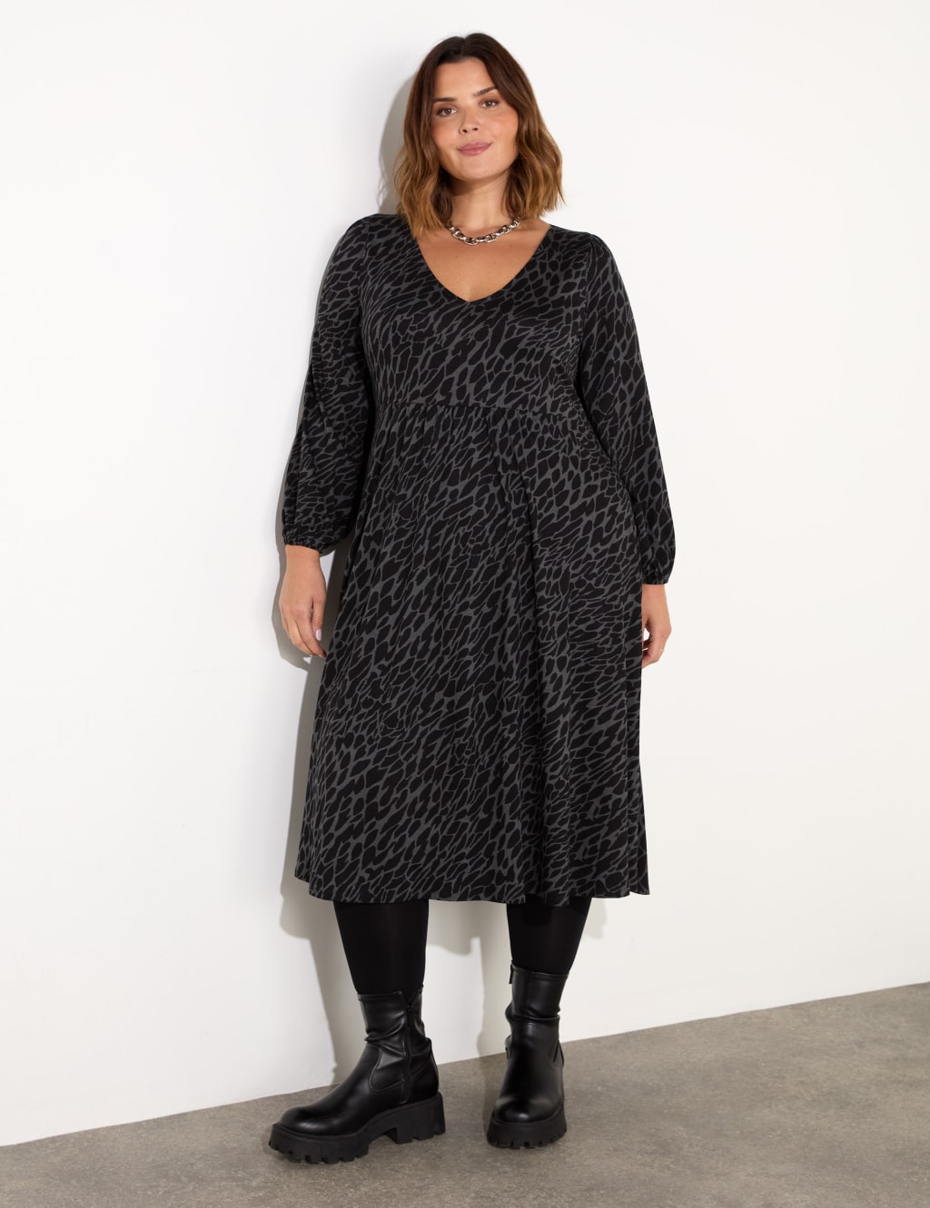 Jersey Snake Print V-Neck Midi Waisted Dress 2 of 4