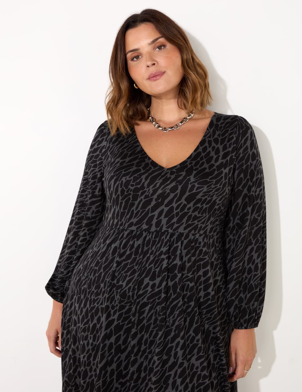 Jersey Snake Print V-Neck Midi Waisted Dress 3 of 4