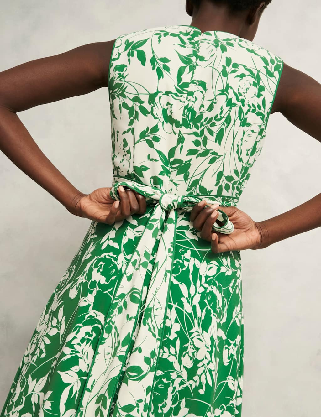 Floral Round Neck Midaxi Skater Dress 7 of 9