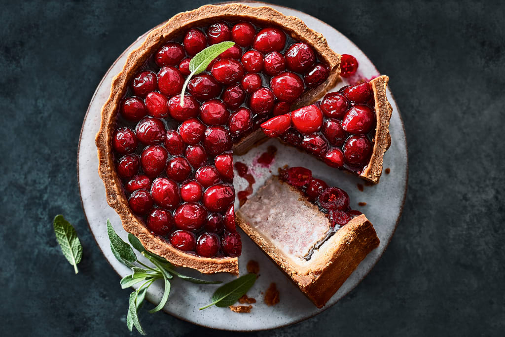 Collection Large Hand-Finished Cranberry-Topped Pie (Serves 10) 1 of 2