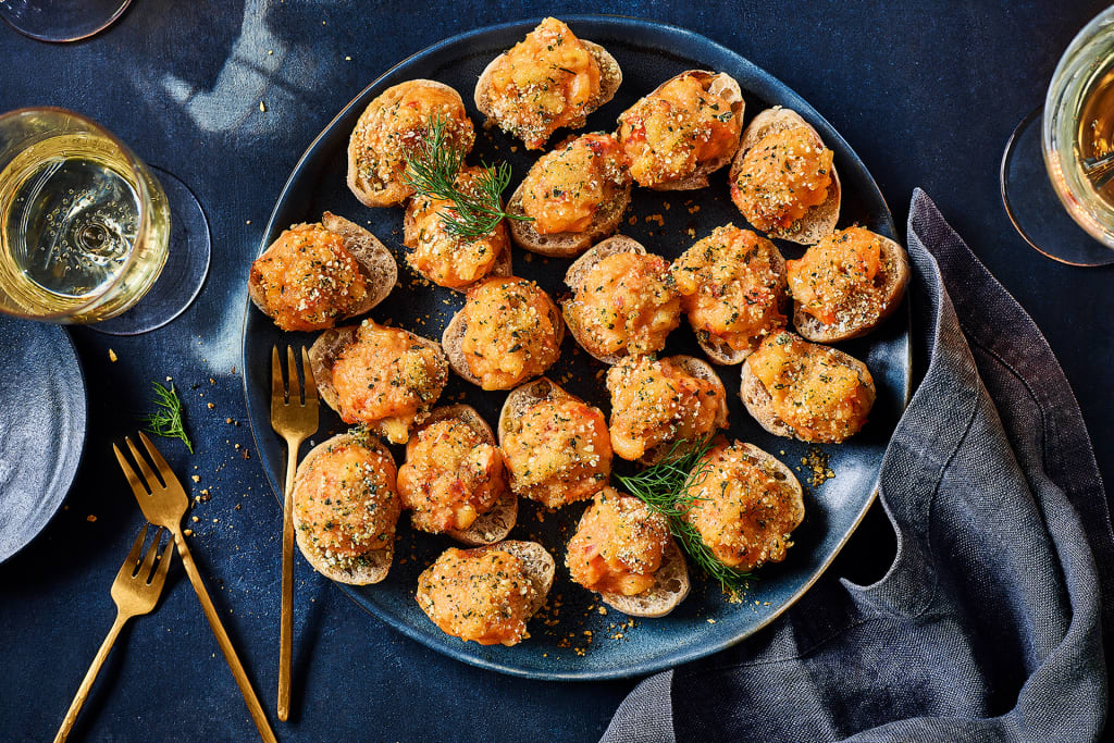 Collection 20 Lobster Mac & Cheese Crostini (Serves 20) 1 of 2