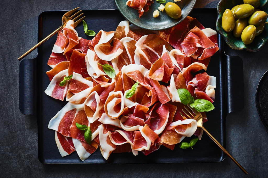 Collection 18-Month Matured, Hand-Sliced Prosciutto di Parma 1 of 2