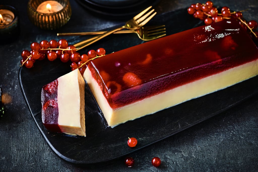 Collection Vanilla & Raspberry Panna Cotta (Serves 10) 1 of 2