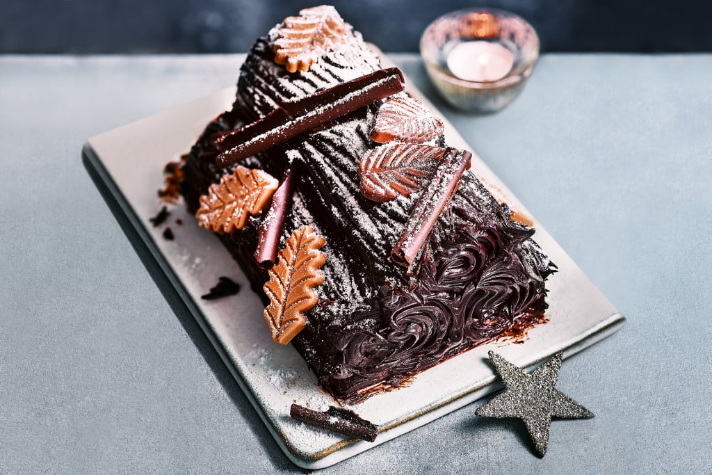 Collection Triple Chocolate Yule Log (Serves 12) 1 of 2