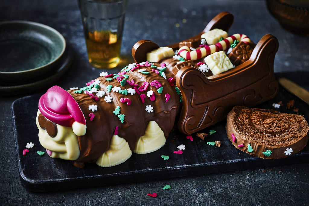 Sleigh Ride Colin the Caterpillar™ (Serves 10) 1 of 2