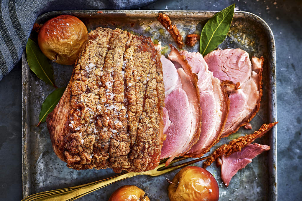 Collection Heritage Gold Free-Range Dry-Cured Crackling Gammon (Serves 6) 1 of 2
