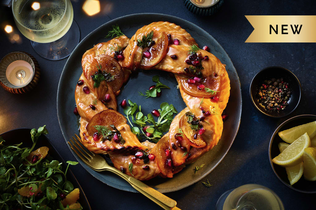 Collection Lightly Smoked Salmon Wreath with Honey, Pomegranate & Orange Glaze (Serves 8) 1 of 2