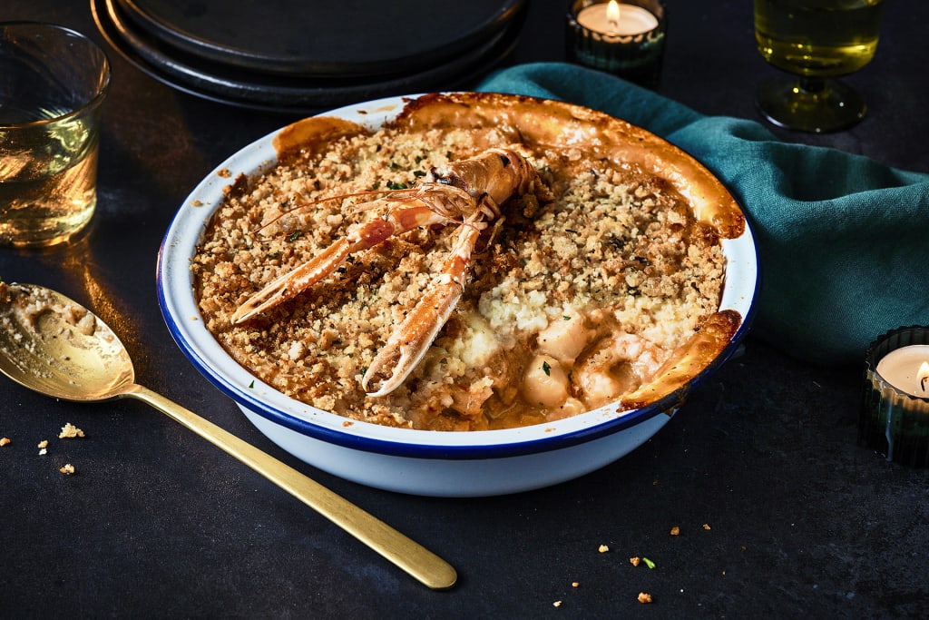Collection Shellfish Thermidor Pie (Serves 6) 1 of 2